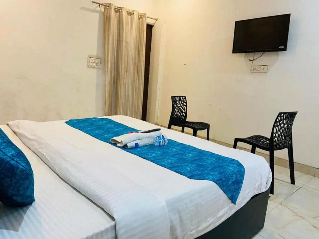 OYO Flagship 80585C Hotel Kings Stay