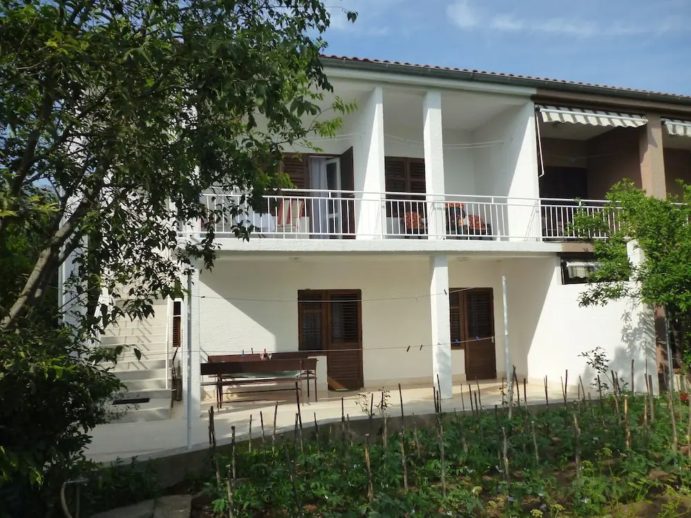 Apartments Brine Close To The Entrance To Paklenica Np