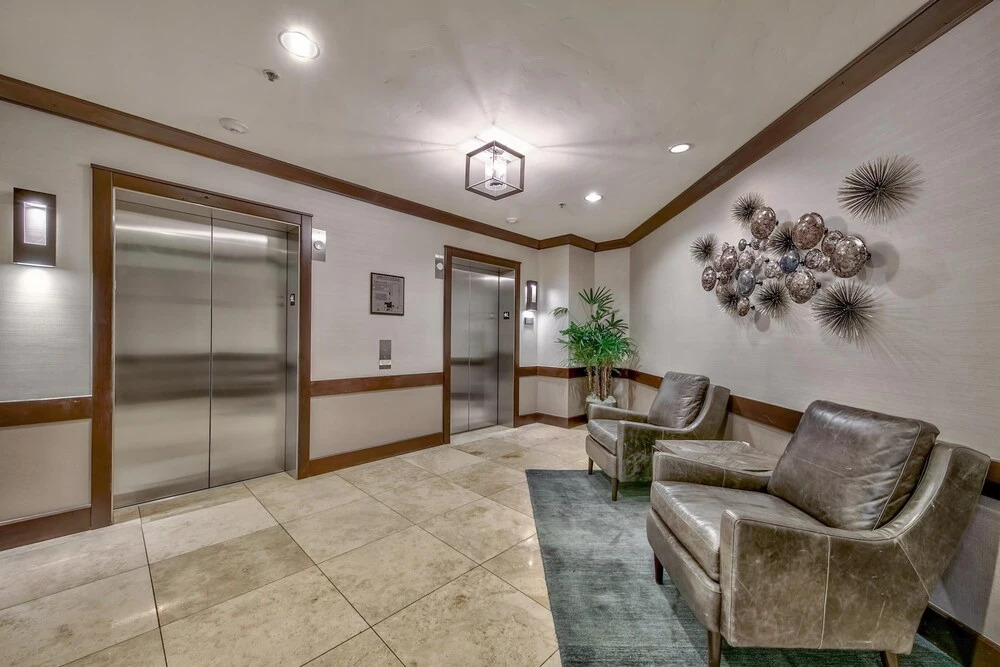 Huge 3 Bedroom  At Northstar | Sleeps 10 Condo by RedAwning