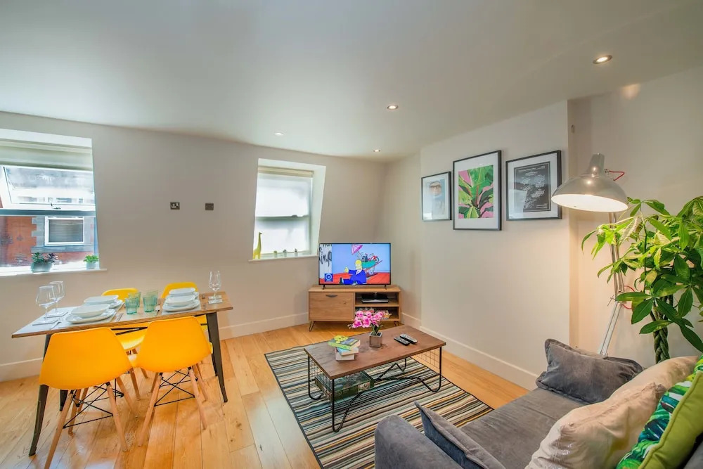 Luxury Central Reading Apartment 1 bed. Satellite TV. Wi-Fi
