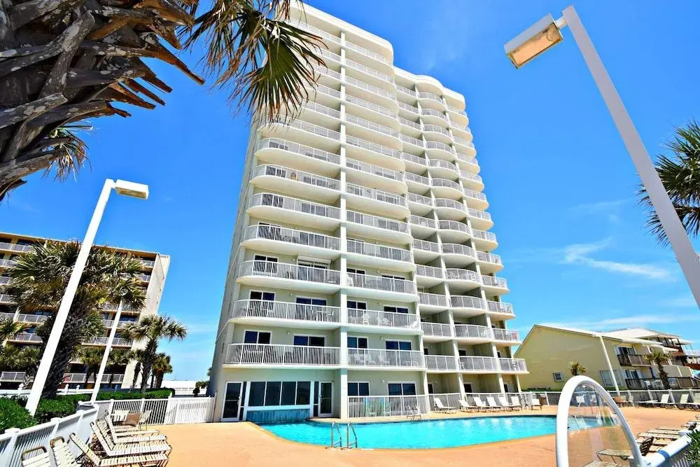 Tradewinds 1203 by RedAwning