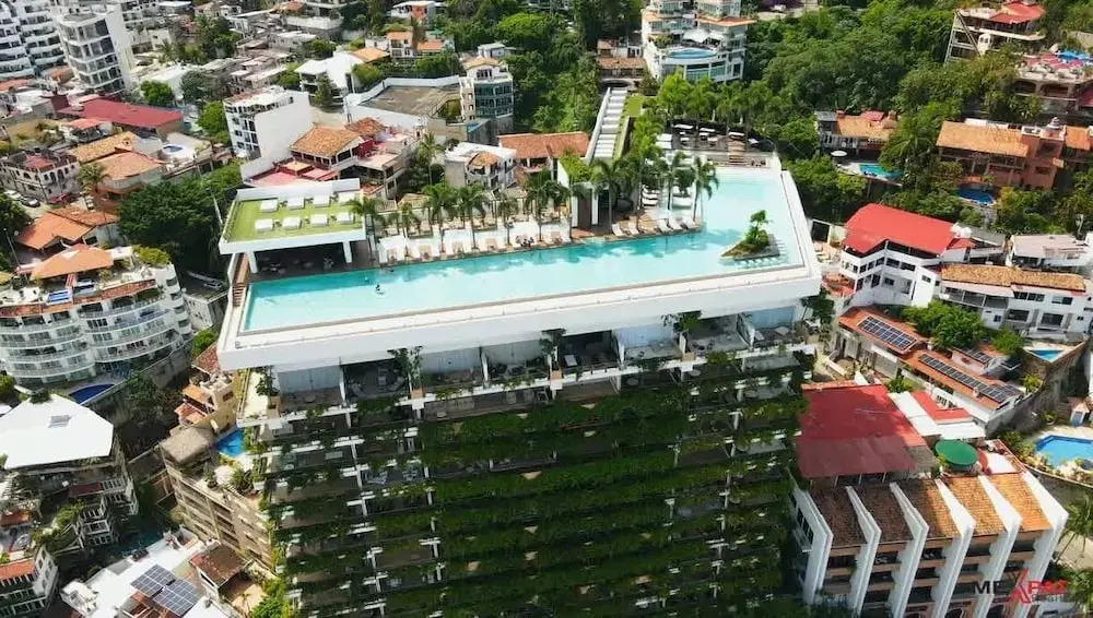 Soho PV Stunning Views Luxury Heated Rooftop Pool