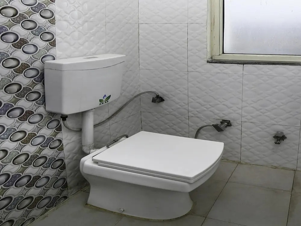 OYO 27825 Hotel Royal