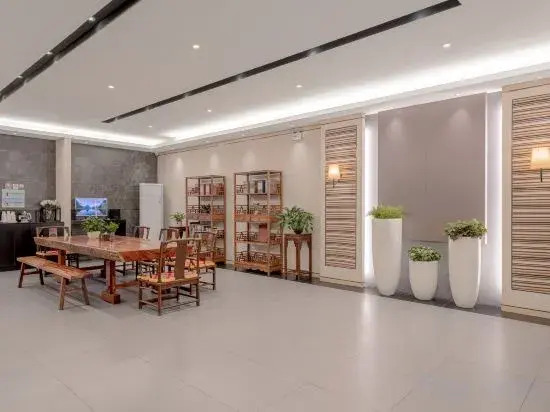 Cloud Four Seasons Shangpin Hotel (Yuxi Taobao Street Wanda Plaza Branch)