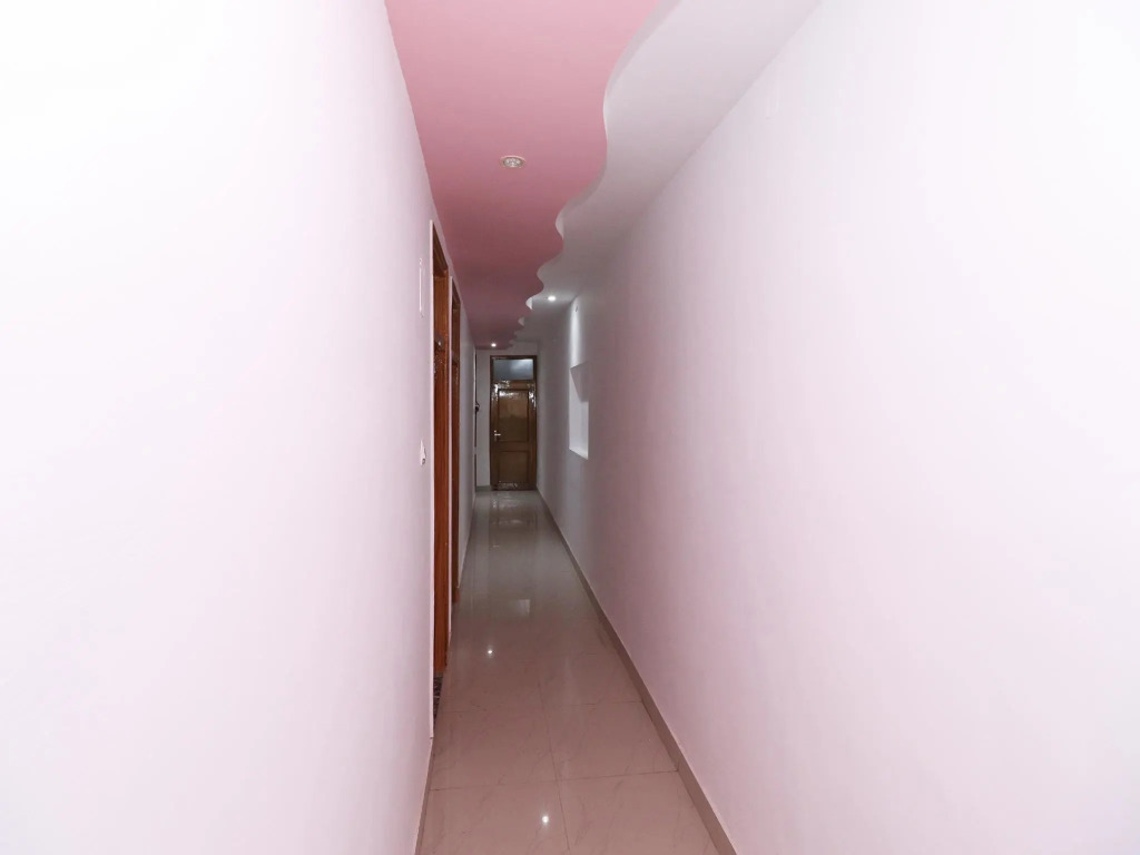 Oyo 30290 Hotel Kanhaiya