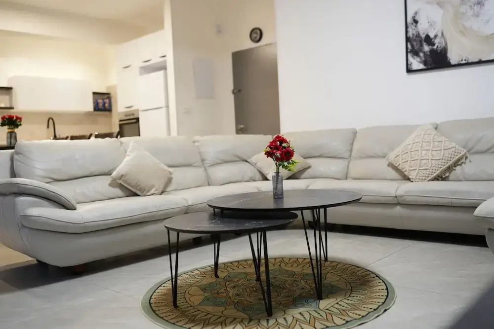 JLM Suites Tower Lincoln  Prime Location