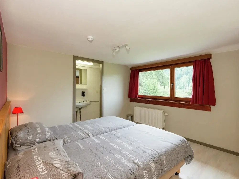 Large Group House with Welness Equipment & Swimming Pool near Malmédy