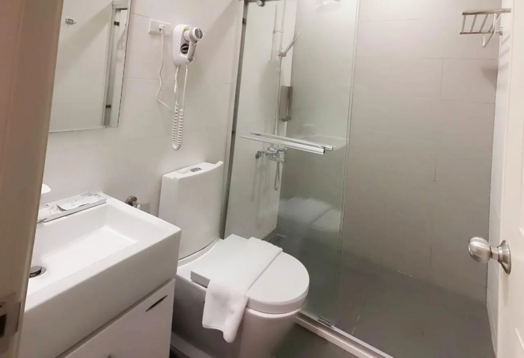 823 Tourist Hotel