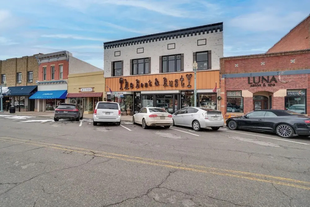 Vintage Downtown Laramie Apartment w/ Deck!