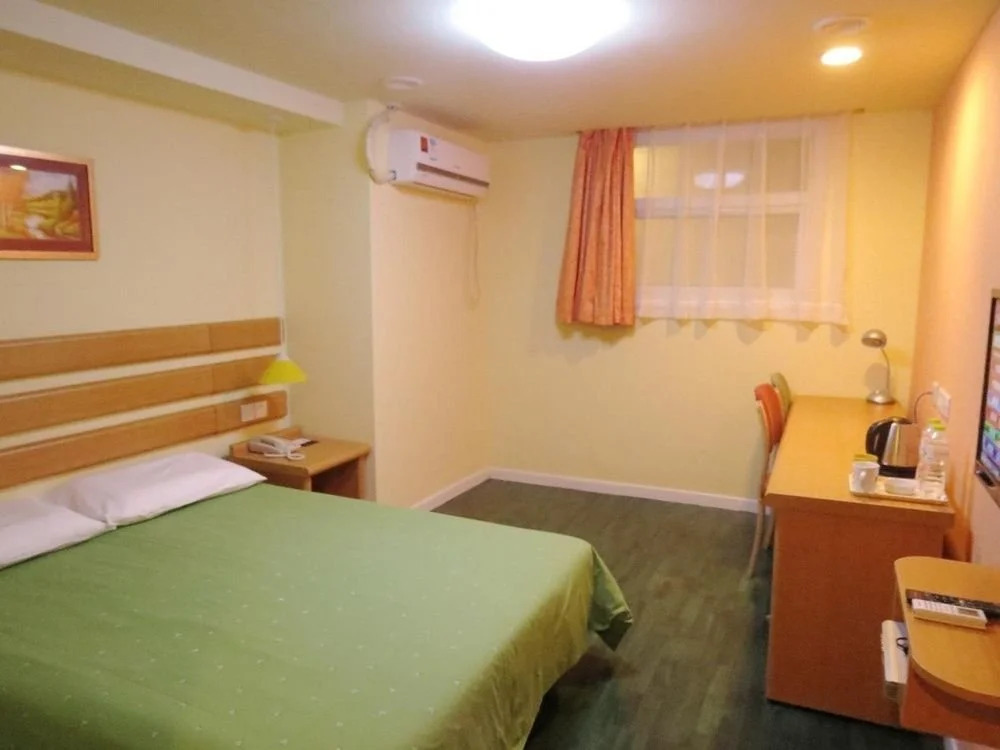 Home Inn (Hangzhou Hefang Street Drum Tower)