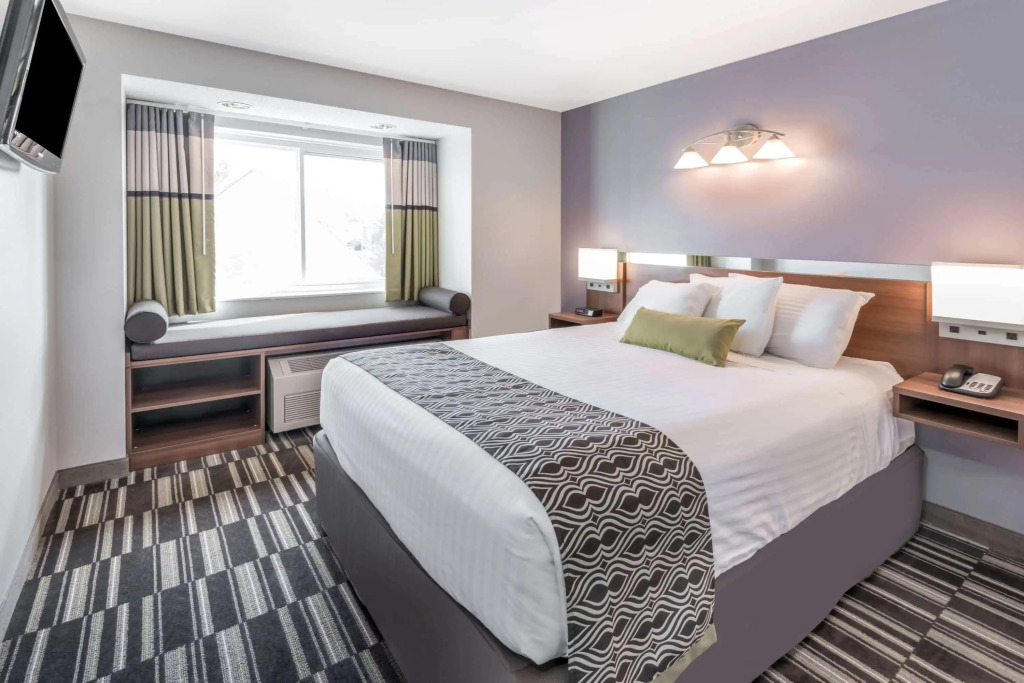 Microtel By Wyndham Victor