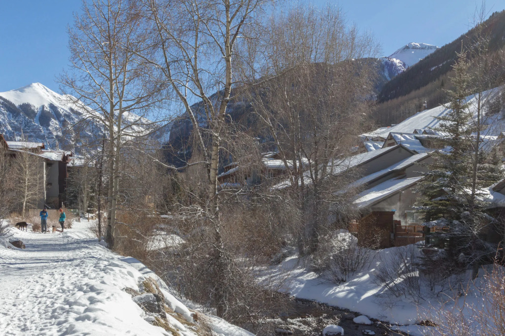 Mountainside Inn