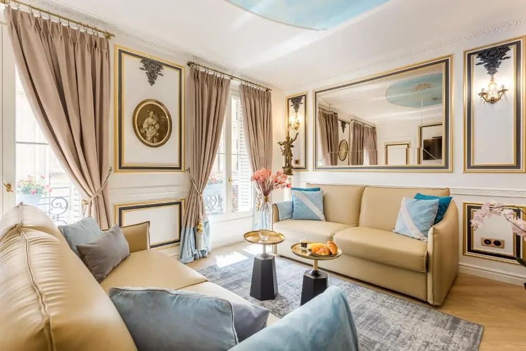 Luxury 4 Bedroom 2.5 Bathroom Apartment - Champs Elysees - With AC