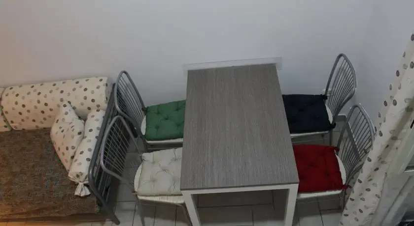 Renny Apartment