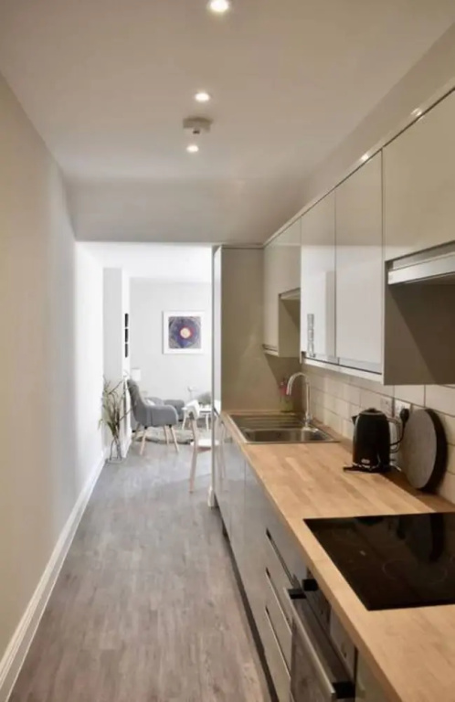 Modern 2 Bedroom Flat Near Brighton Station