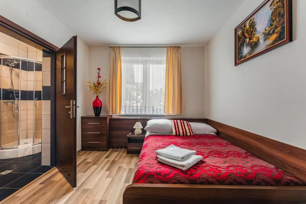 Magdalenka 5 min pieszo od Kotelnicy