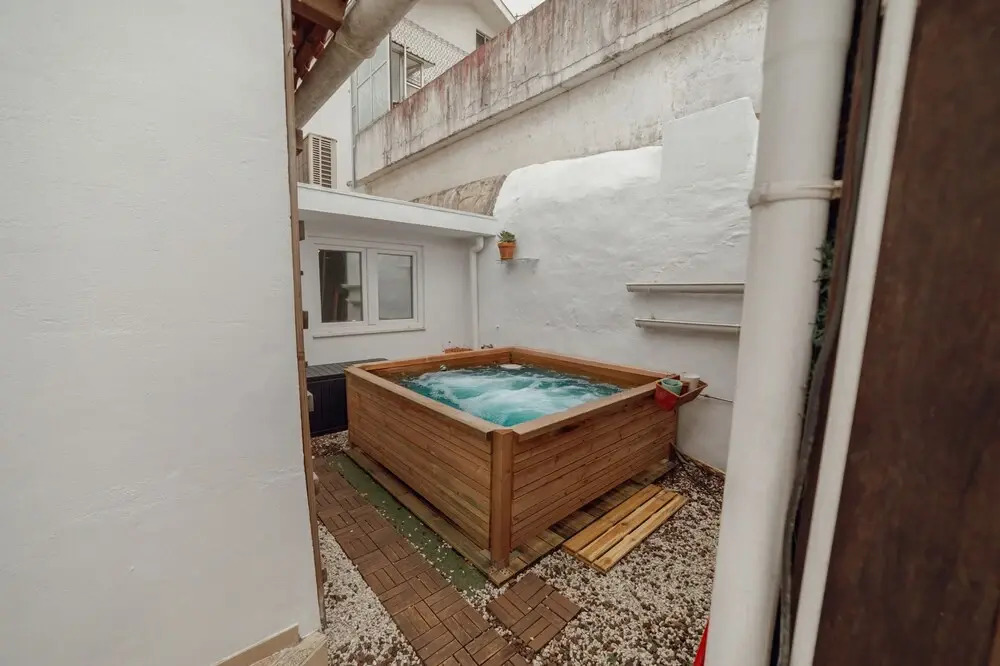 Porto Window Terrace House by Vacationy