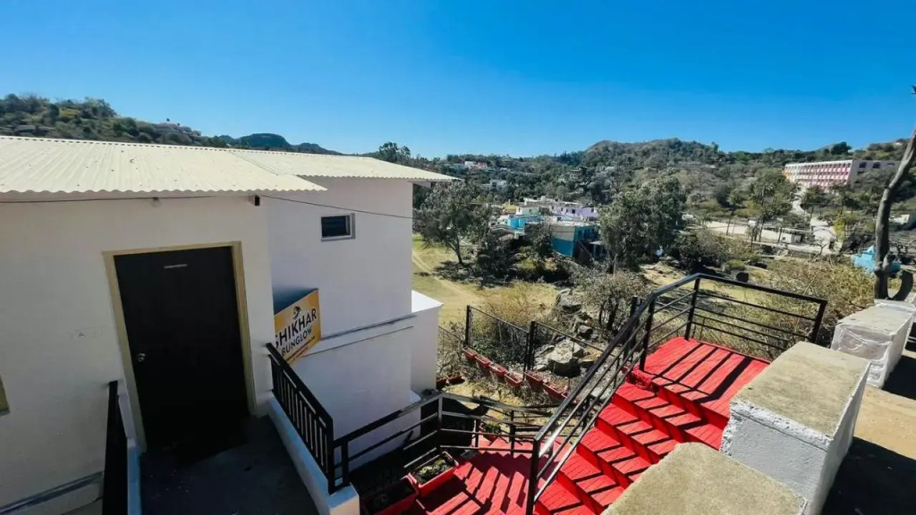 SHIKHAR BUNGLOW - A Stunning Valley View Bungalow in Mount Abu