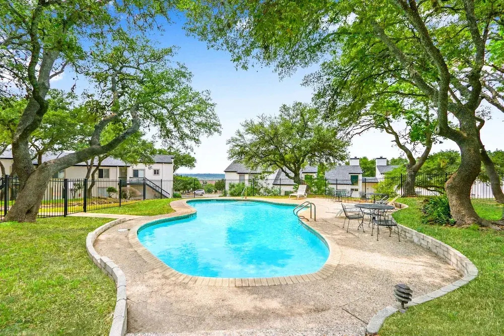 Charming Lakeside Condo - Moments to Lake Fun