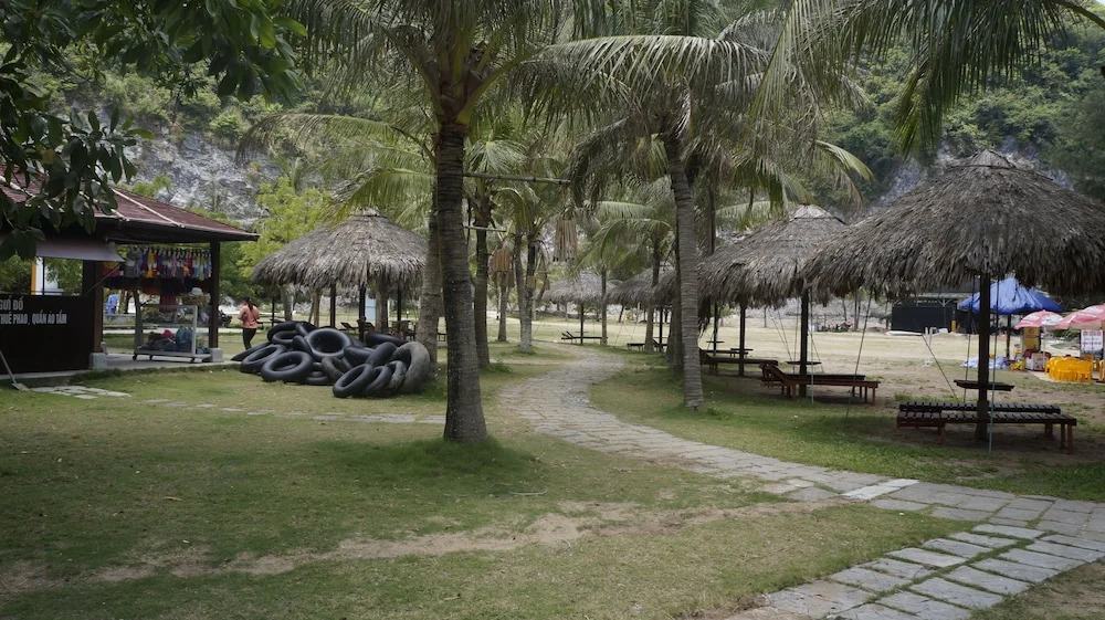 Tung Thu Beach Bungalow