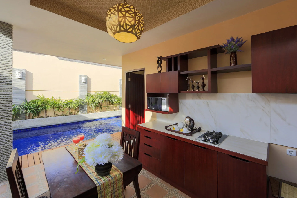 Flamingo Dewata Suite