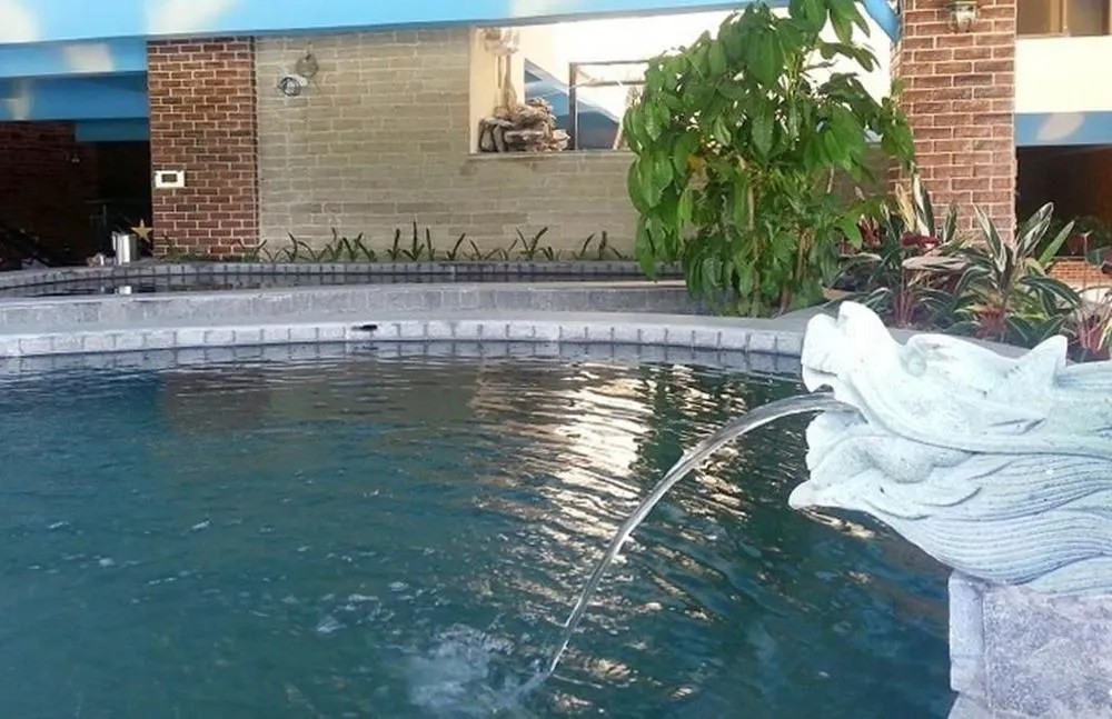 Yihua Riverview Hot Spring Holiday Hotel