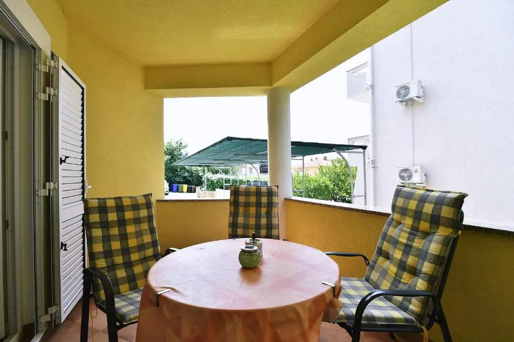 Apartments Luni