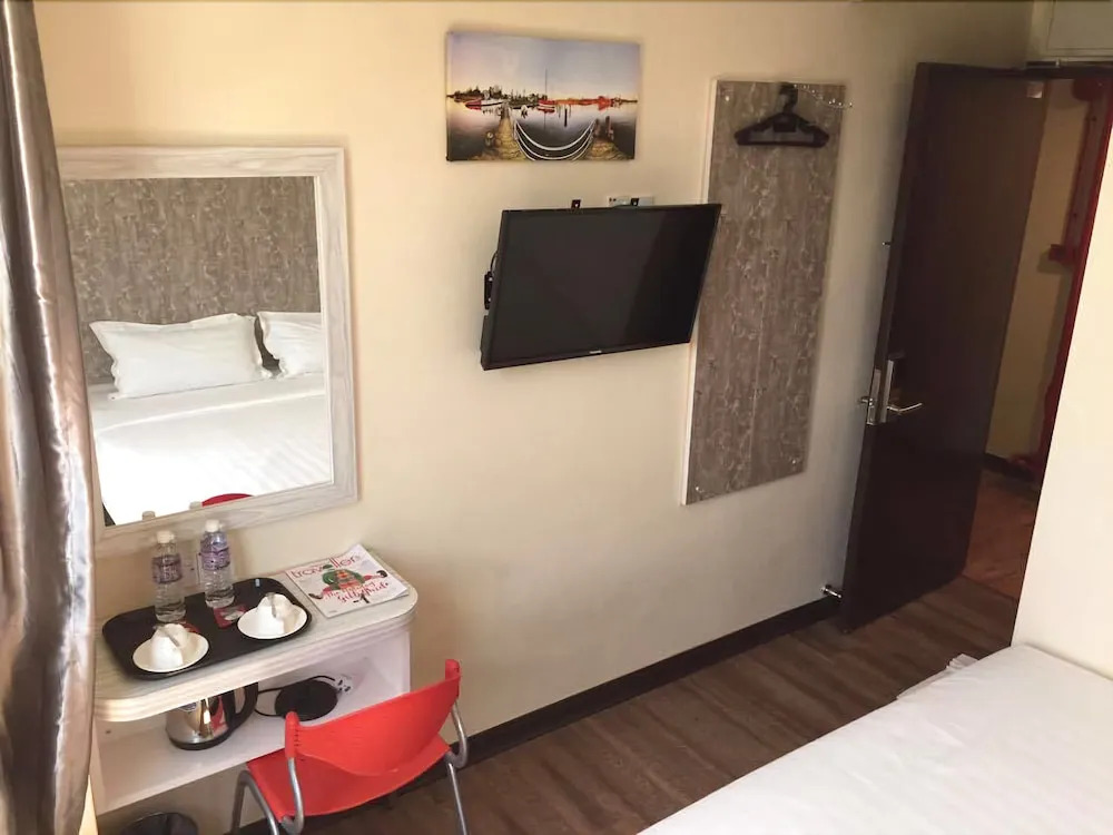 Expo Hotel