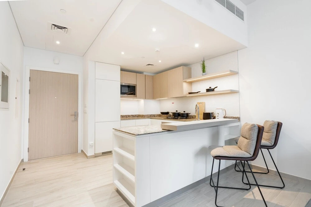 SuperHost - Tranquil Cozy Apartment in the Heart of JVC