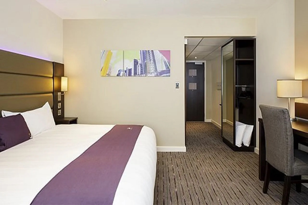 Premier Inn Caerphilly Crossways
