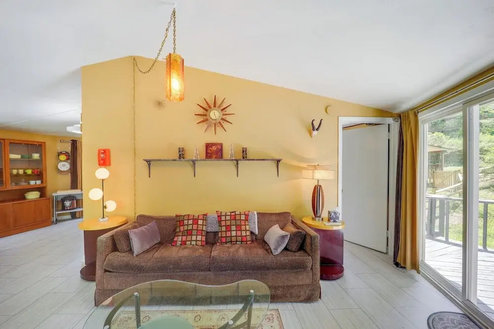 Pet-friendly Getaway w/ Porch in Banner Elk!