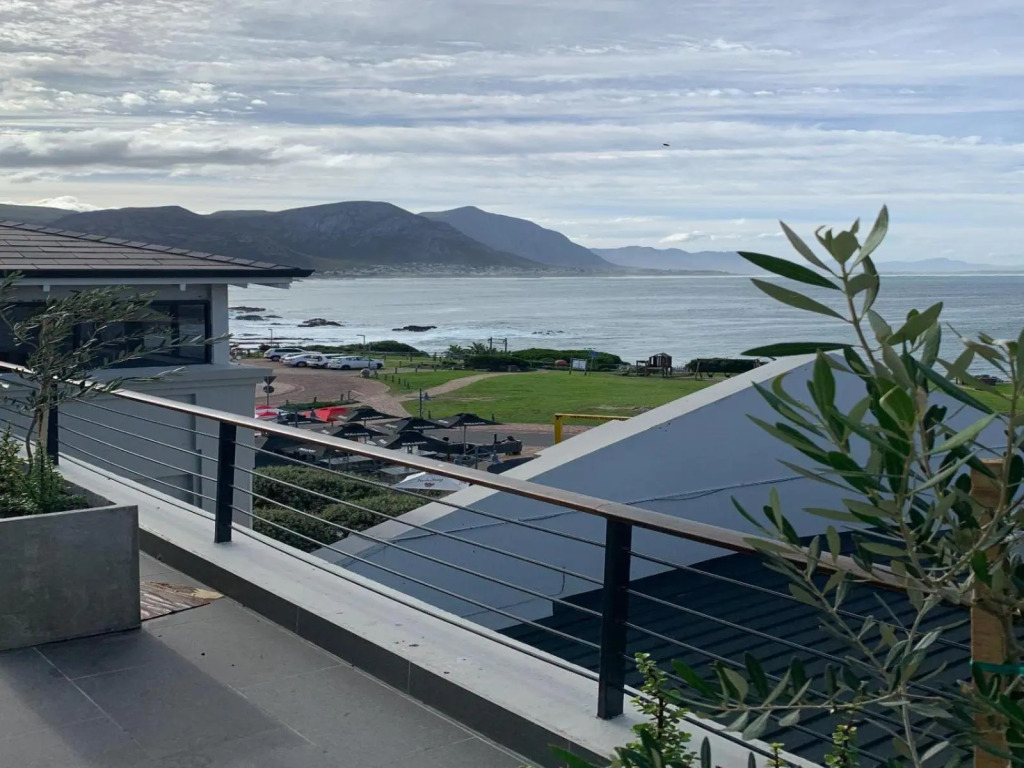 Hermanus Waterfront Apartment No.19