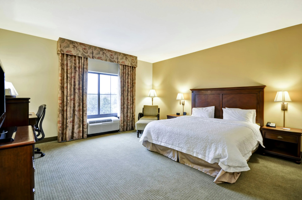 Hampton Inn & Suites North Charleston-University Boulevard