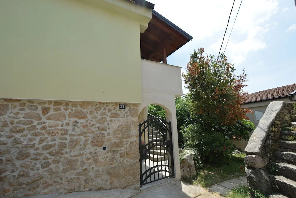 Apartments Neven