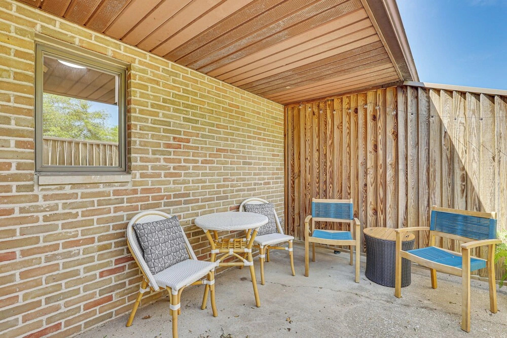 Cozy Meyers Lake Townhome: Near Hall of Fame!