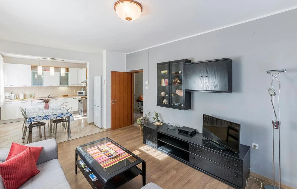 Awesome Home in Pula With Wifi and 2 Bedrooms