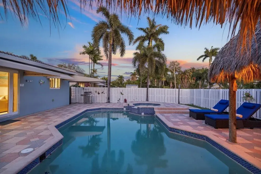 Blue Wave Retreat At Hollywood Beach 3 Bedroom Home