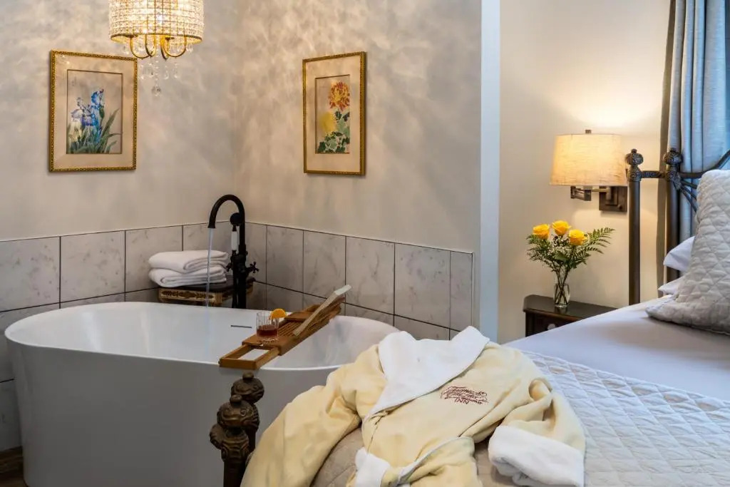 Arsenic and Old Lace Bed & Breakfast Inn