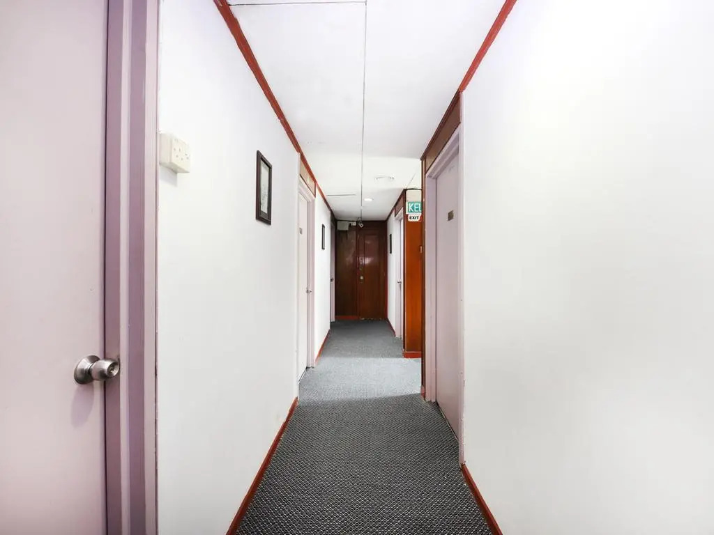 OYO 699 Plaza Hotel