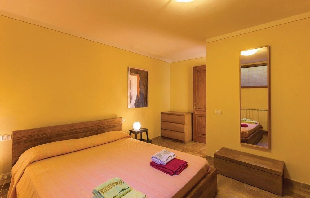 2 Bedroom Nice Home In Camaiore Lu