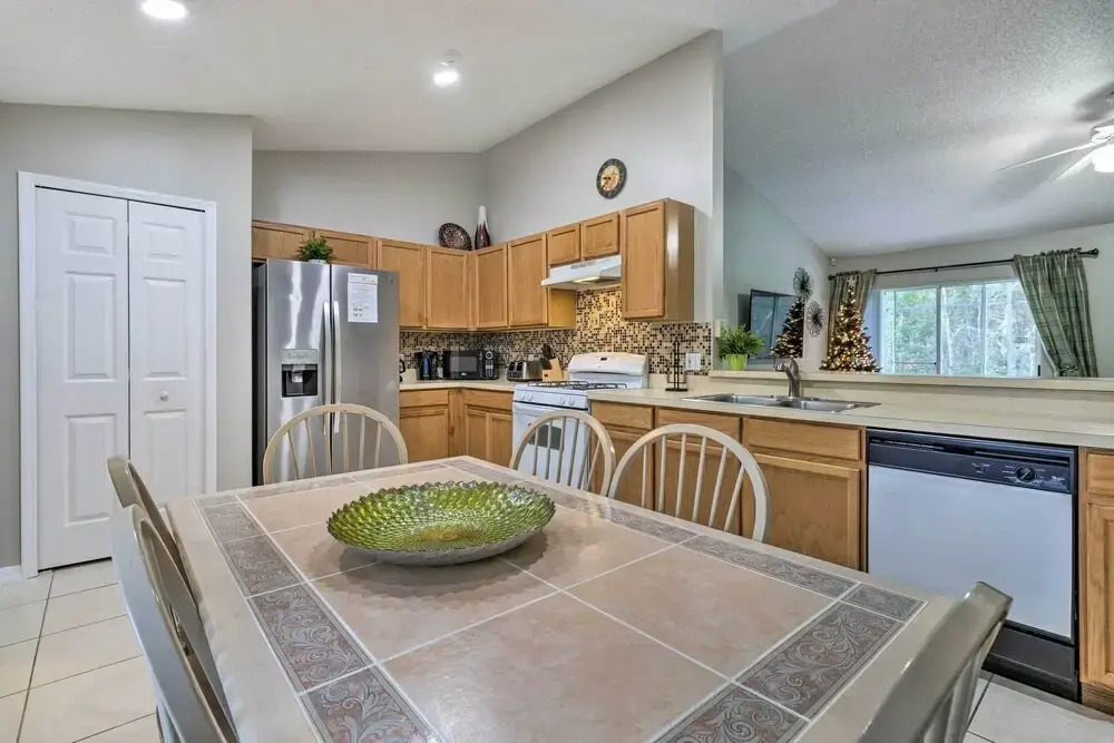 Kissimmee Retreat: Fenced-in Yard w/ Pool!