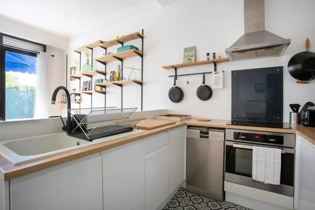 Apartment 5 minutes from the tram and 10 minutes from the sea