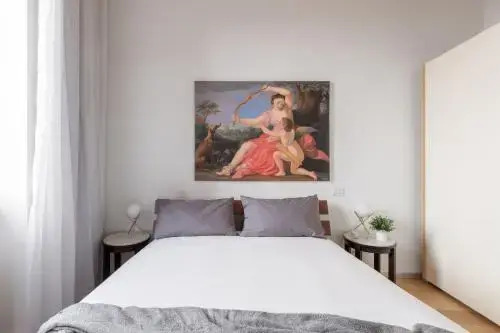 Iflat Navona White And Stylish Apartment