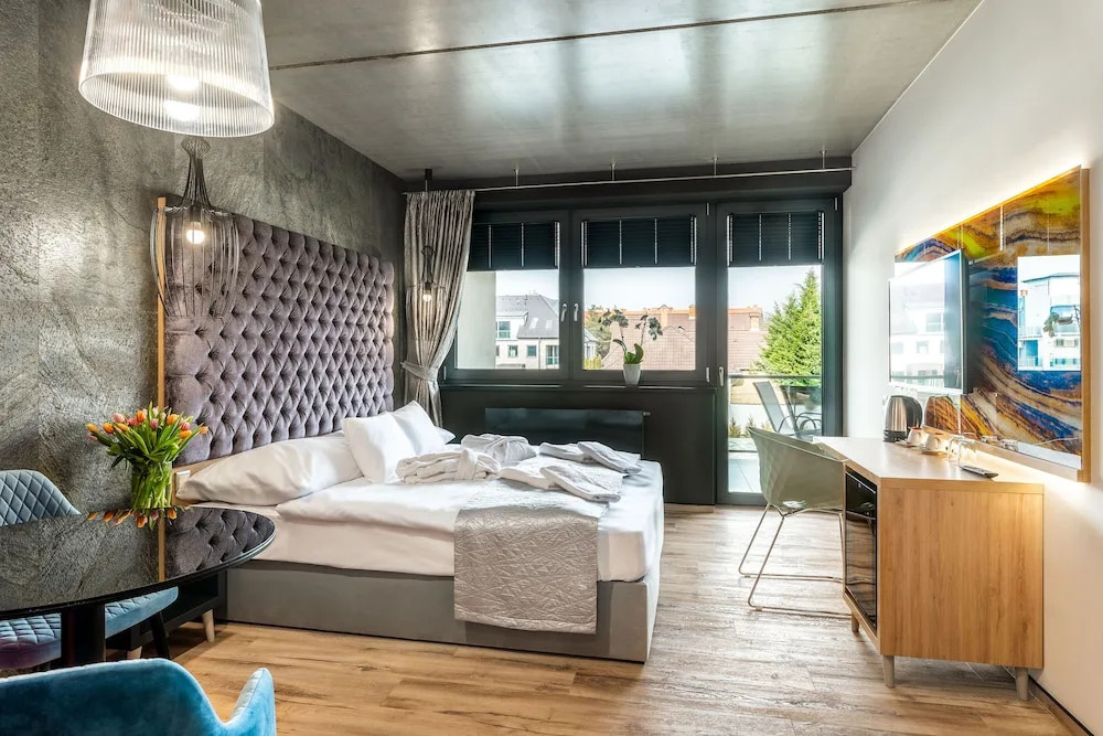 Onyx Luxury Sarvar