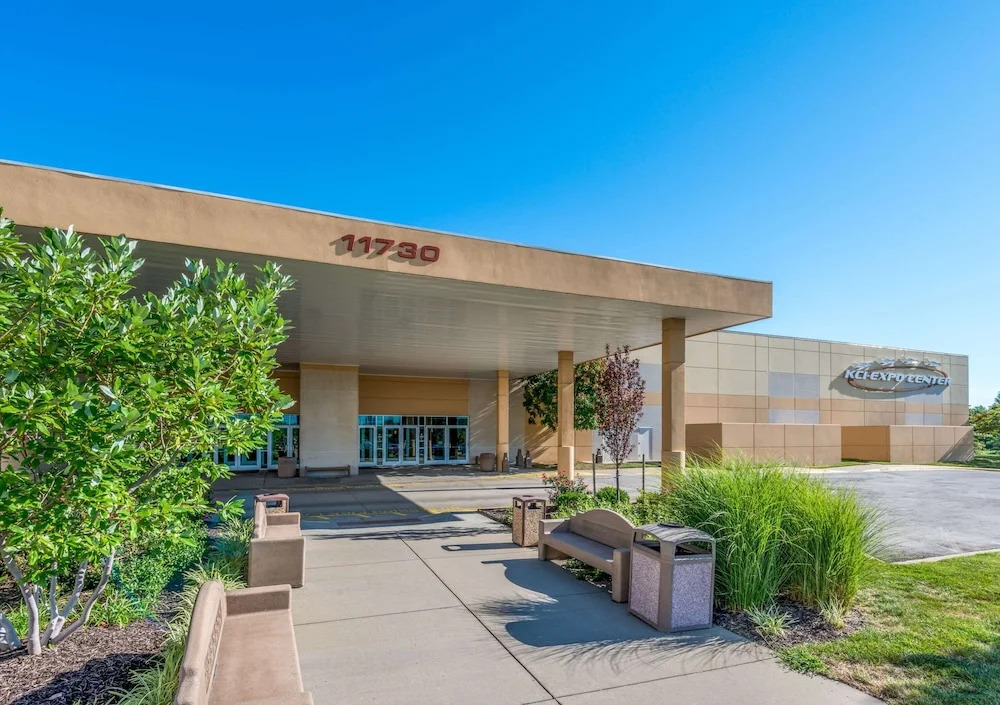 Travelodge Airport Platte City
