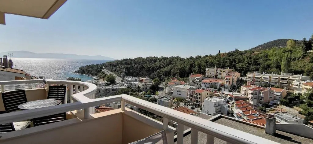 Iris Deluxe Suites 1