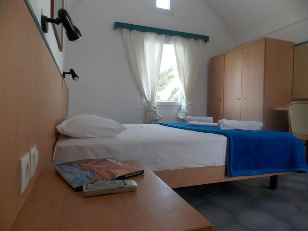 Sunrise Studios in Perissa