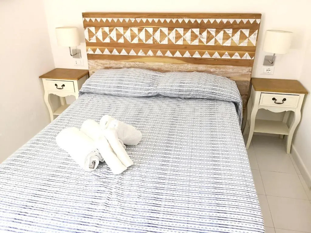 One bedroom appartement with enclosed garden and wifi at Favignana
