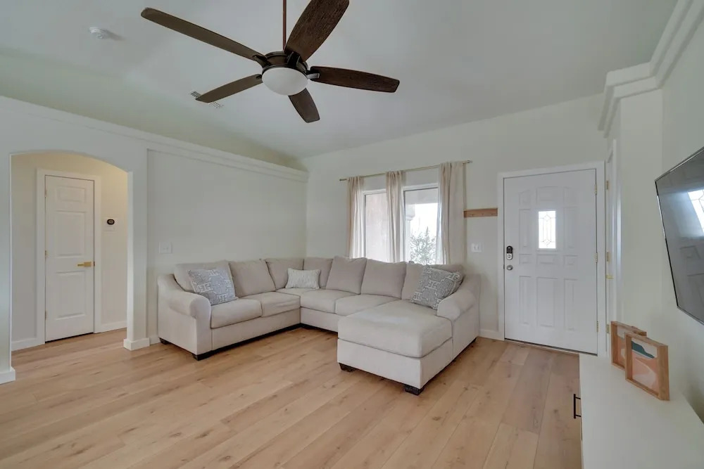 Lake Havasu Home w/ Fire Pit & Grill, 3 Mi to Lake