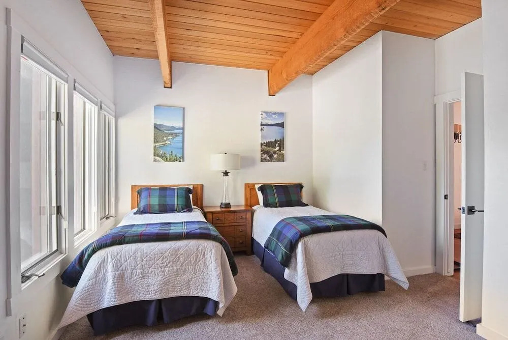 Lakeshore Terrace Delight